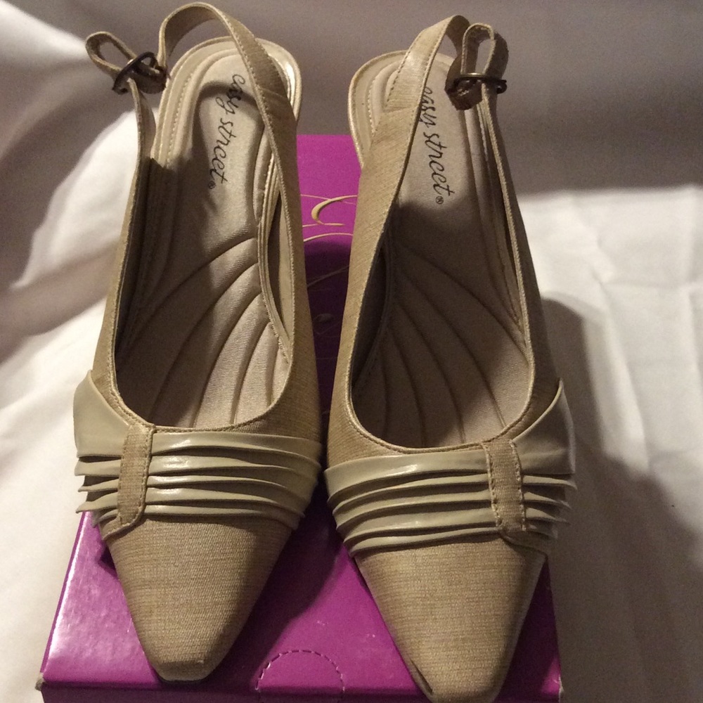 Easy Street Heels NEW